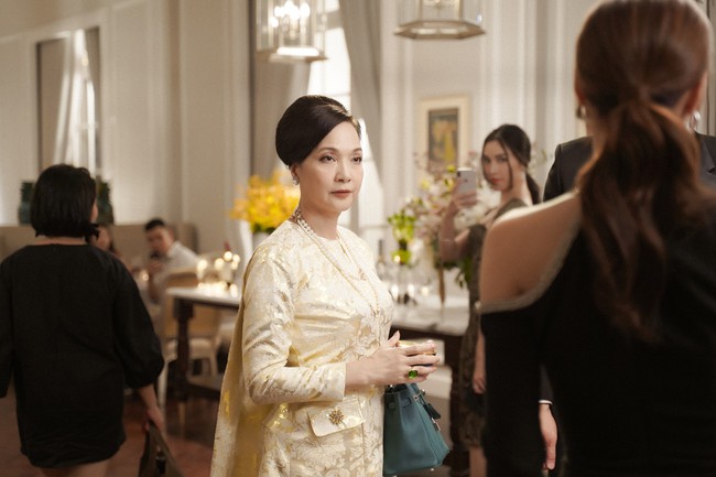 NSND L&ecirc; Khanh t&aacute;i xuất m&agrave;n ảnh rộng sau 20 năm, đẹp đ&agrave;i c&aacute;t, ki&ecirc;u sa chẳng k&eacute;m cạnh Lan Ngọc - Ảnh 4.