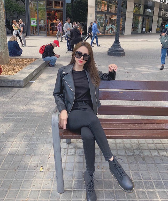Diện toàn quần jeans là quần jeans, mà sao style của Hương Giang vẫn thú vị và "ăn chơi" đến thế! - Ảnh 11. Diện toàn quần jeans là quần jeans, mà sao style của Hương Giang vẫn thú vị và "ăn chơi" đến thế! - Ảnh 11.