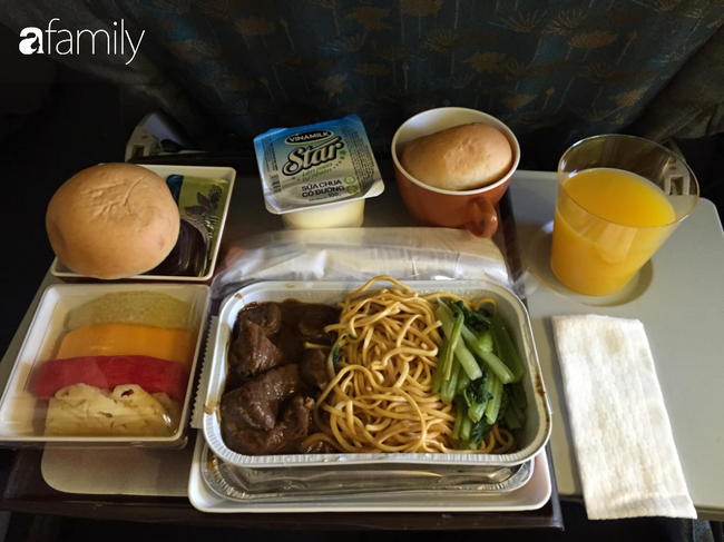 Bộ sưu tập bữa ăn trên máy bay của chàng trai 30 tuổi đi 34 quốc gia khiến ai cũng trầm trồ thích thú - Ảnh 10.