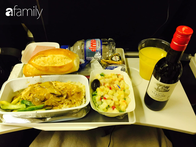 Bộ sưu tập bữa ăn trên máy bay của chàng trai 30 tuổi đi 34 quốc gia khiến ai cũng trầm trồ thích thú - Ảnh 12.