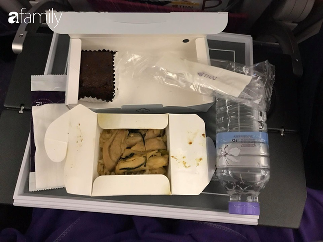 Bộ sưu tập bữa ăn trên máy bay của chàng giám đốc 30 tuổi đi 34 quốc gia khiến ai cũng trầm trồ thích thú - Ảnh 35.
