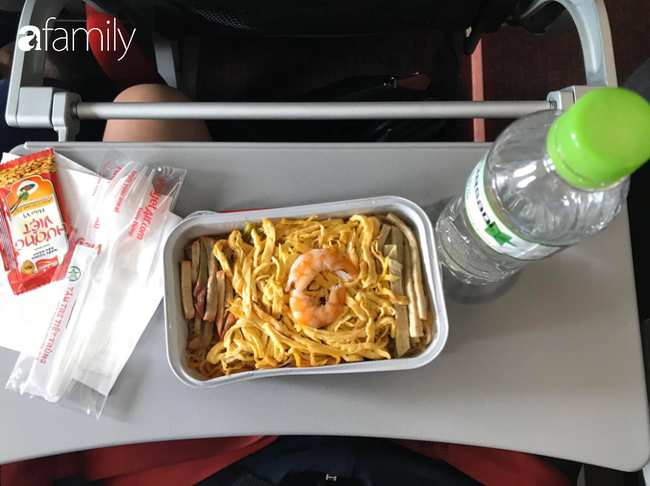 Bộ sưu tập bữa ăn trên máy bay của chàng giám đốc 30 tuổi đi 34 quốc gia khiến ai cũng trầm trồ thích thú - Ảnh 36.
