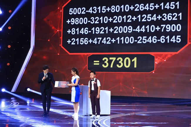 "Si&ecirc;u tr&iacute; tuệ Việt Nam": Trấn Th&agrave;nh b&aacute;i phục trước "thần đồng to&aacute;n học" 12 tuổi khai căn d&atilde;y 63 con số chỉ mất 11 gi&acirc;y  - Ảnh 2.