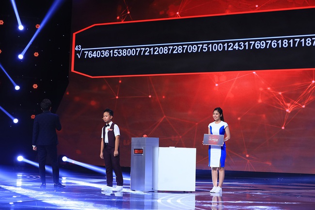 "Si&ecirc;u tr&iacute; tuệ Việt Nam": Trấn Th&agrave;nh b&aacute;i phục trước "thần đồng to&aacute;n học" 12 tuổi khai căn d&atilde;y 63 con số chỉ mất 11 gi&acirc;y  - Ảnh 3.