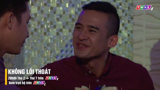 "Kh&ocirc;ng lối tho&aacute;t": Xuất hiện cảnh n&oacute;ng g&acirc;y đỏ mặt của b&aacute;c sĩ với g&aacute;i ng&agrave;nh xinh đẹp  - Ảnh 4.
