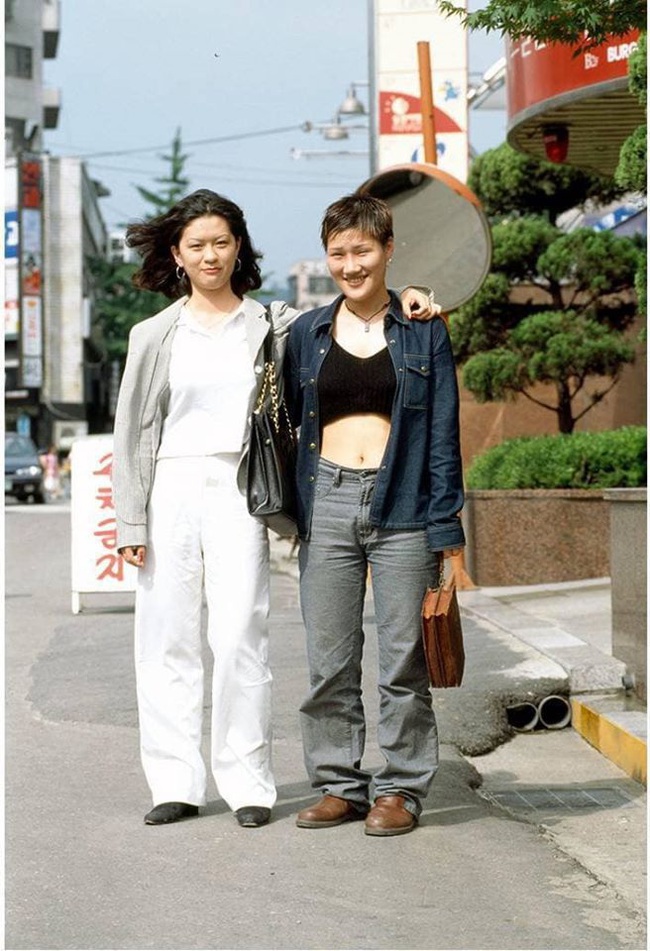 Nam thanh nữ t&uacute; xứ H&agrave;n những năm 90: L&ecirc;n đồ chặt ch&eacute;m, bắt trend nhạy chẳng k&eacute;m idol Kpop - Ảnh 8.