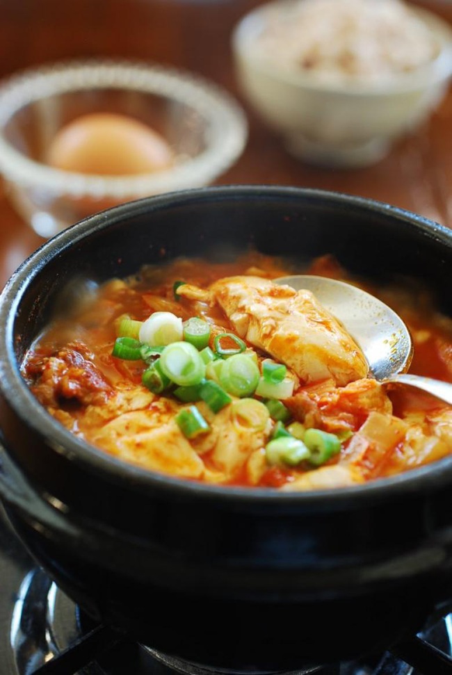 Đường phố Hàn luôn rợp trời những quý cô sở hữu thân hình lý tưởng, và đây là 6 bí quyết giữ dáng của phái đẹp nước này - Ảnh 4. Đường phố Hàn luôn rợp trời những quý cô sở hữu thân hình lý tưởng, và đây là 6 bí quyết giữ dáng của phái đẹp nước này - Ảnh 4.
