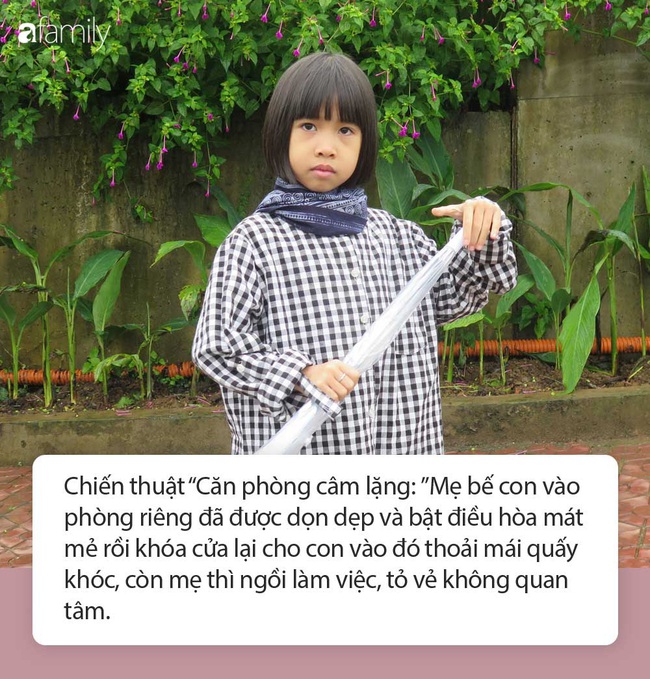 Thấy c&ocirc; nh&oacute;c 3 tuổi nhất định đ&ograve;i mặc v&aacute;y Elsa đi ngủ, mẹ xử l&yacute; thế n&agrave;y vừa nhanh gọn m&agrave; trẻ t&acirc;m phục khẩu phục - Ảnh 1.