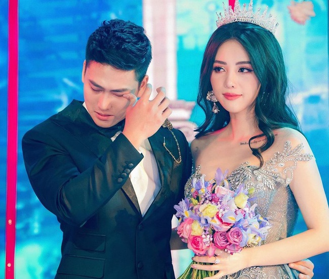 Những c&ocirc; d&acirc;u sau đ&aacute;m cưới rich kid g&acirc;y x&ocirc;n xao cộng đồng mạng năm qua: Người g&acirc;y sốt v&igrave; mang bầu vẫn v&ocirc; c&ugrave;ng sexy, người c&oacute; cuộc sống ho&agrave;n hảo sau h&ocirc;n nh&acirc;n - Ảnh 13.