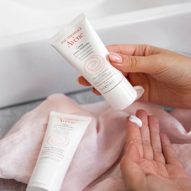 Lựa chọn của b&aacute;c sĩ: 8 sản phẩm skincare l&agrave;nh t&iacute;nh gi&uacute;p da bạn đẹp căng, nếu c&oacute; mụn cũng sạch bong kh&ocirc;ng tỳ vết - Ảnh 3.