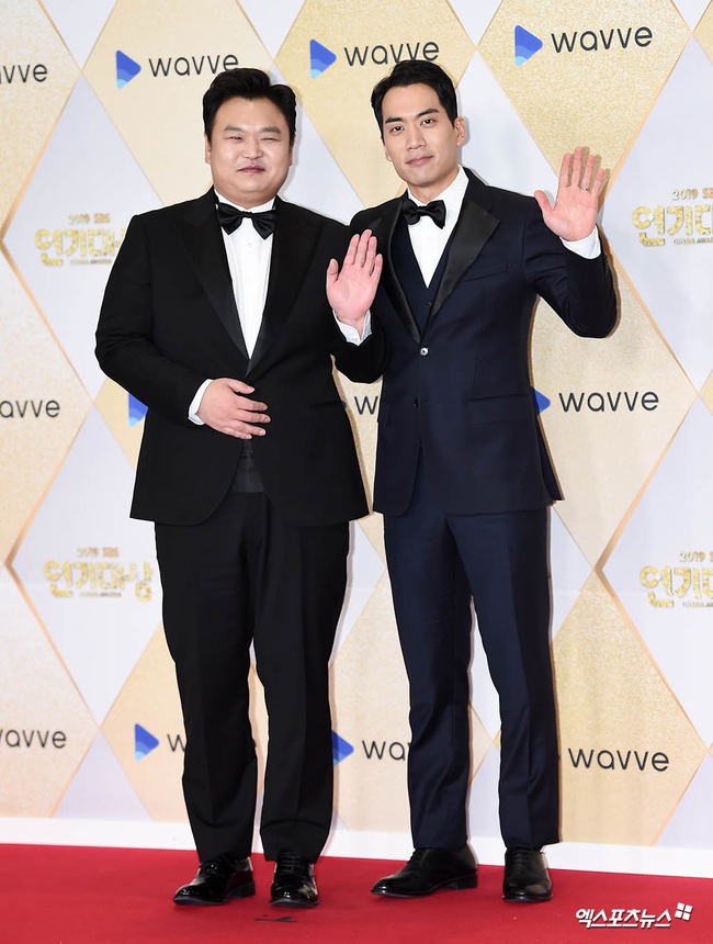 Thảm đỏ SBS Drama Awards 2019: "Mỹ nhân không tuổi" Jang Nara đẹp lấn lướt các đàn em - Ảnh 7.
