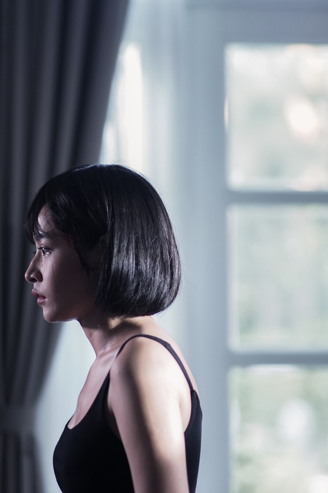 "Chị chị em em": Vừa mới h&ocirc;n m&ocirc;i Chi Pu ch&aacute;y bỏng, Thanh Hằng đ&atilde; để lộ vết thương sưng tấy ở mặt - Ảnh 12.