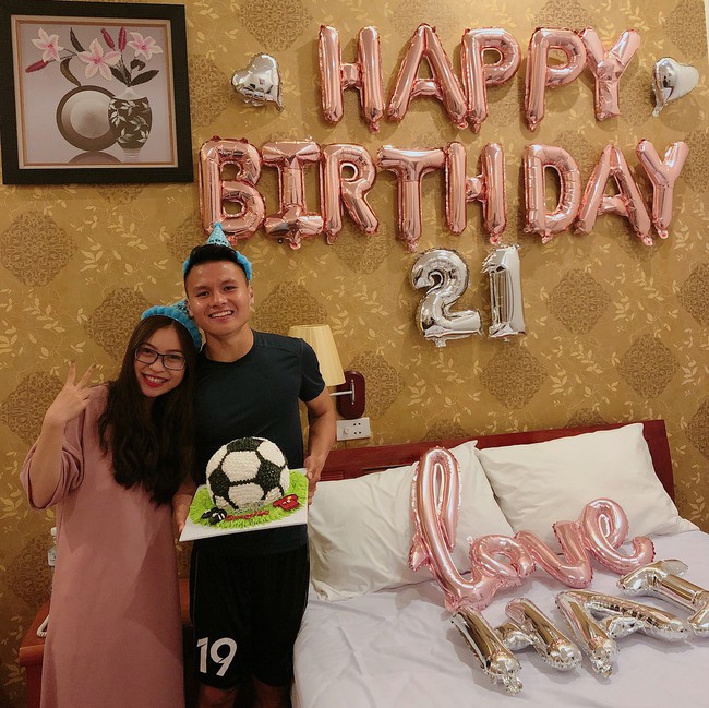 Giữa l&uacute;c bạn g&aacute;i bị ch&ecirc; bai giọng h&aacute;t, Quang Hải bất ngờ khoe giọng với ca kh&uacute;c Người ấy v&agrave; c&aacute;i kết - Ảnh 4.