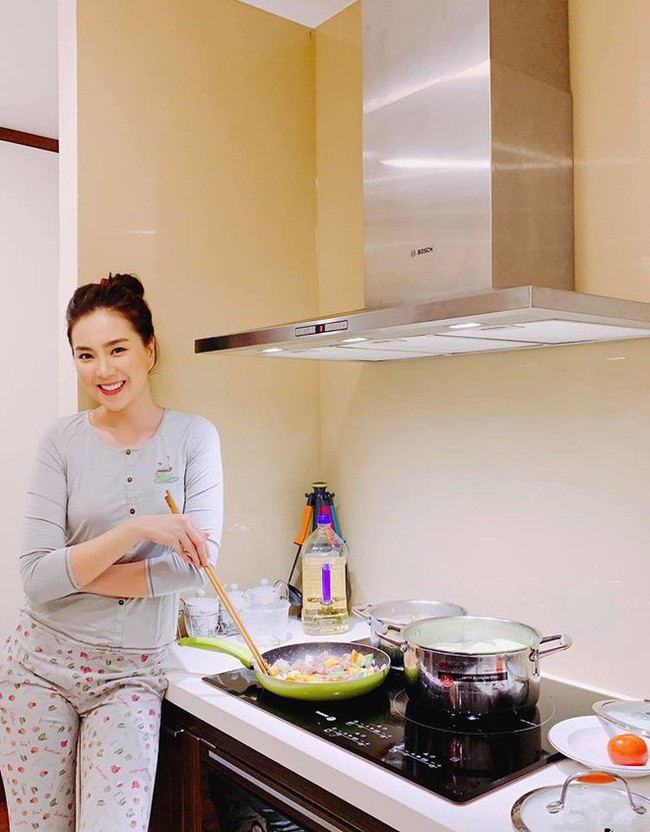 Cuộc sống của MC Mai Ngọc ở nh&agrave; chồng đại gia - Ảnh 4.
