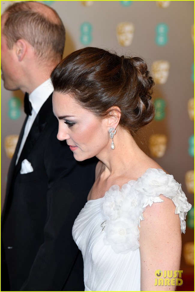 Thảm đỏ Oscar Anh Quốc: C&ocirc;ng nương Kate v&agrave; d&agrave;n sao Hollywood khoe nhan sắc tuyệt trần, thật kh&oacute; chọn ai đẹp nhất! - Ảnh 2.