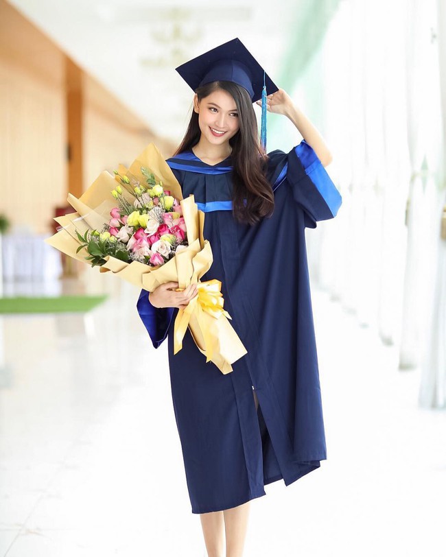 B&igrave;nh thường k&iacute;n đ&aacute;o, bỗng đầu năm &Aacute; hậu Th&ugrave;y Dung chịu khoe ảnh diện bikini lấp l&oacute; ngực đầy gợi cảm - Ảnh 4.