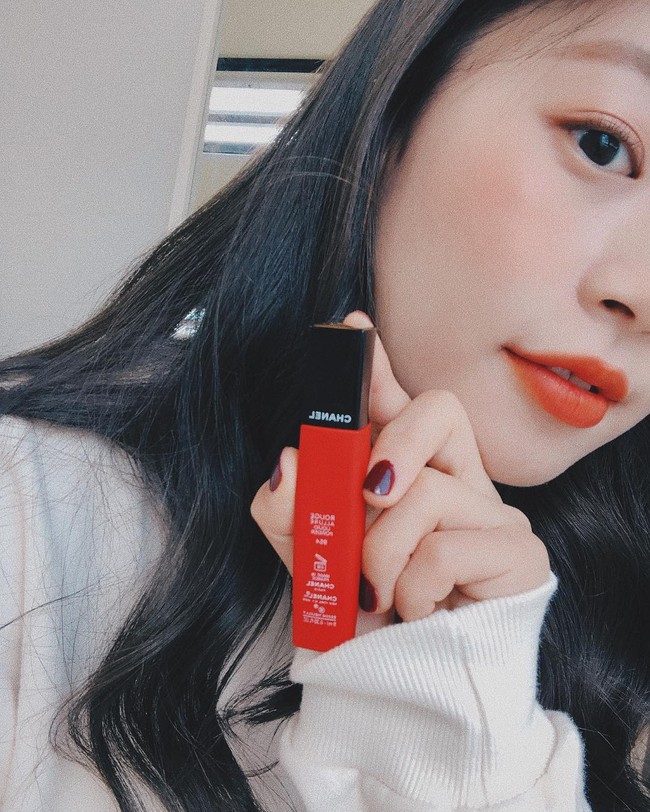 5 cây son đảm bảo ăn không trôi, hôn không lem được các beauty editor kiểm duyệt là hoàn hảo để diện ngày Valentine - Ảnh 6. 5 cây son đảm bảo ăn không trôi, hôn không lem được các beauty editor kiểm duyệt là hoàn hảo để diện ngày Valentine - Ảnh 6.