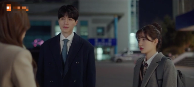 Chạm đến tr&aacute;i tim: Chỉ cần một lời khen ngợi n&agrave;y, Yoo In Na đ&atilde; đổ đứ đừ Lee Dong Wook - Ảnh 2.