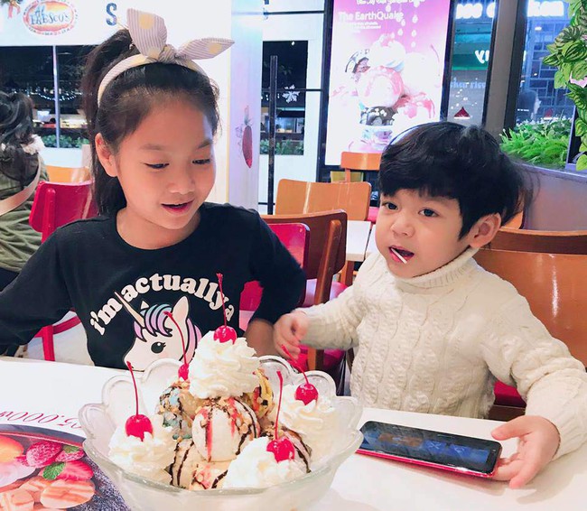Kh&ocirc;ng chỉ con g&aacute;i Phan Anh, b&eacute; Chip nh&agrave; Mạnh Trường cũng lớn phổng phao kh&oacute; nhận ra đ&acirc;y n&agrave;y - Ảnh 7.