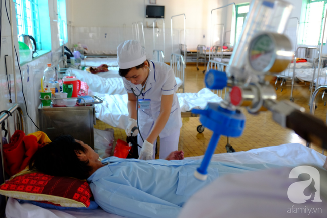 Thương tâm cô gái thiểu năng nhiễm HIV, mang bầu khi mới 21 tuổi: Bác sĩ chỉ cách cứu con thoát bệnh hiểm nghèo - Ảnh 8. Thương tâm cô gái thiểu năng nhiễm HIV, mang bầu khi mới 21 tuổi: Bác sĩ chỉ cách cứu con thoát bệnh hiểm nghèo - Ảnh 8.