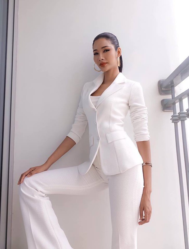Soi nhất cử nhất động của sao Việt (2/2) - Ảnh 7.