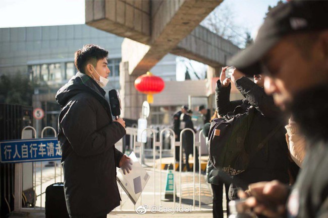 Nam thần con nh&agrave; n&ograve;i Cbiz g&acirc;y n&aacute;o loạn Học viện điện ảnh Bắc Kinh: Đi thi th&ocirc;i m&agrave; c&oacute; cần phải đẹp trai thế kh&ocirc;ng? - Ảnh 3.