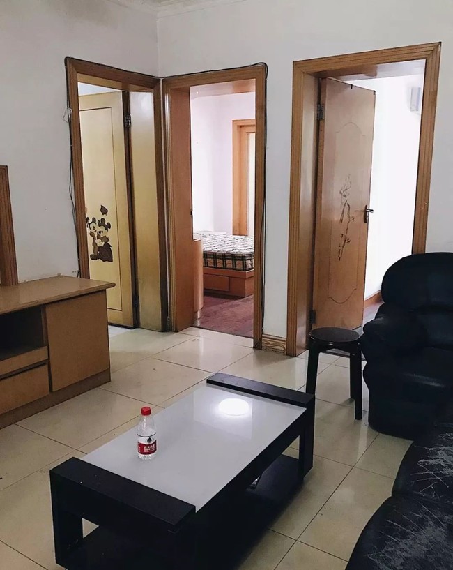 Căn hộ 70m2 của đ&ocirc;i uy&ecirc;n ương xinh đẹp g&acirc;y bất ngờ nhờ c&aacute;ch thiết kế khu vực lưu trữ th&ocirc;ng minh - Ảnh 5.