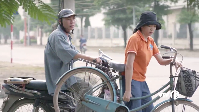 Những c&ocirc; g&aacute;i trong th&agrave;nh phố: Lỡ tốt bụng gi&uacute;p đỡ h&agrave;ng x&oacute;m, C&ocirc;ng L&yacute; bị em g&aacute;i mắng chửi v&igrave; dại g&aacute;i - Ảnh 2.