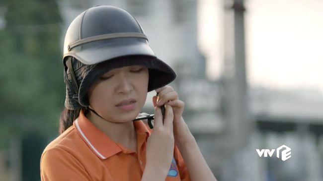 Những c&ocirc; g&aacute;i trong th&agrave;nh phố: Lỡ tốt bụng gi&uacute;p đỡ h&agrave;ng x&oacute;m, C&ocirc;ng L&yacute; bị em g&aacute;i mắng chửi v&igrave; dại g&aacute;i - Ảnh 6.