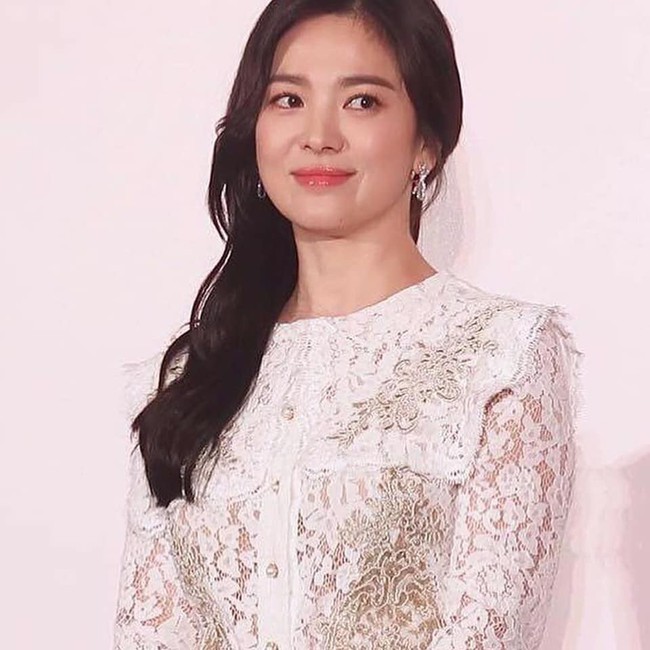 Bằng chứng cho thấy, Song Hye Kyo thật sự bị tổn thương trước những lời ra tiếng v&agrave;o tin đồn ly h&ocirc;n  - Ảnh 3.