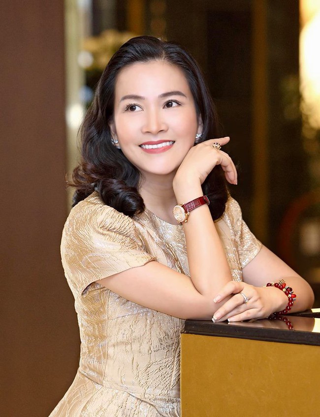 Cuối tuần của c&aacute;c hot mom: Hằng T&uacute;i đưa c&aacute;c con đi thị s&aacute;t tiến độ biệt thự mới, Huyền Baby sang chảnh ng&uacute;t ng&agrave;n - Ảnh 9.