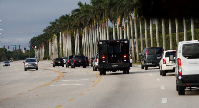 Cho&aacute;ng ngợp trước sự chặt chẽ v&agrave; lợi hại kh&oacute; tin của đo&agrave;n si&ecirc;u xe hộ tống Tổng thống Mỹ - Ảnh 10.