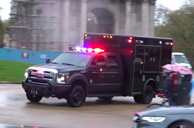 Cho&aacute;ng ngợp trước sự chặt chẽ v&agrave; lợi hại kh&oacute; tin của đo&agrave;n si&ecirc;u xe hộ tống Tổng thống Mỹ - Ảnh 14.