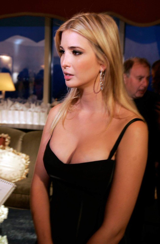 Con g&aacute;i nổi tiếng nhất của Tổng thống Trump: Nhan sắc n&oacute;ng bỏng, l&agrave; hiện tượng của New York - Ảnh 11.