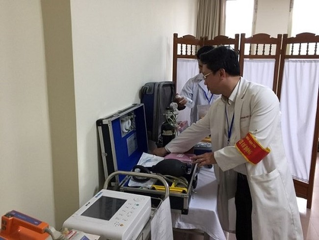 Sơ cứu kịp thời ph&oacute;ng vi&ecirc;n Th&aacute;i Lan sang đưa tin Hội nghị Thượng đỉnh Mỹ - Triều - Ảnh 1.