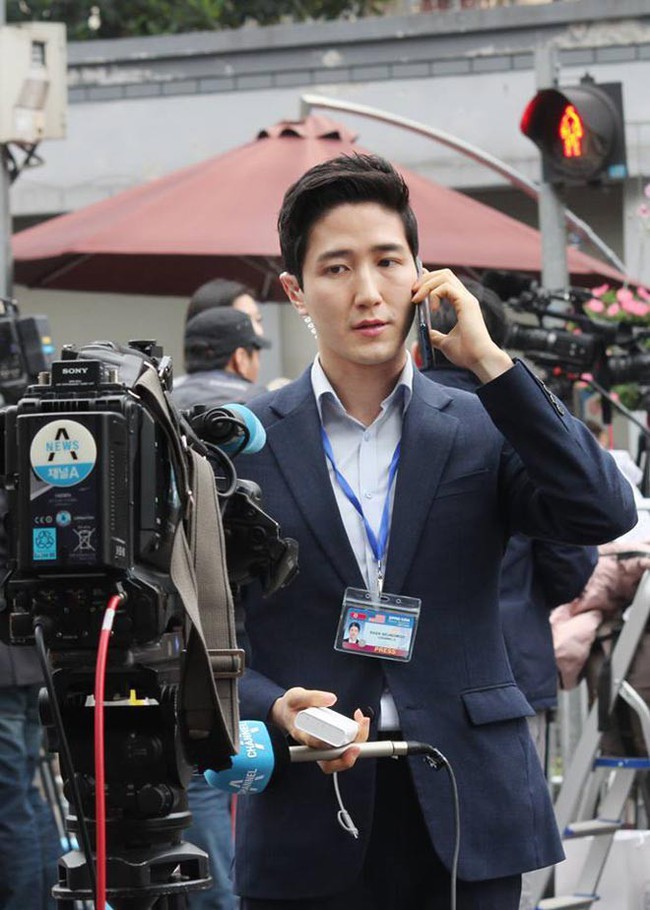 Cận cảnh nhan sắc c&aacute;c BTV, MC quốc tế g&acirc;y sốt khi t&aacute;c nghiệp tại Việt Nam v&agrave;i ng&agrave;y qua - Ảnh 5.