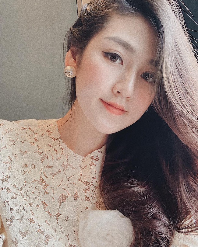 M&ugrave;ng 2 Tết, &Aacute; hậu T&uacute; Anh đ&atilde; ch&iacute;nh thức chia sẻ cận mặt cậu ấm của m&igrave;nh rồi đ&acirc;y - Ảnh 2.