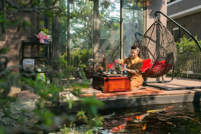 Nhật Kim Anh mở tiệc t&acirc;n gia biệt thự rộng 220m2 ho&agrave;nh tr&aacute;ng như đ&aacute;m cưới - Ảnh 10.