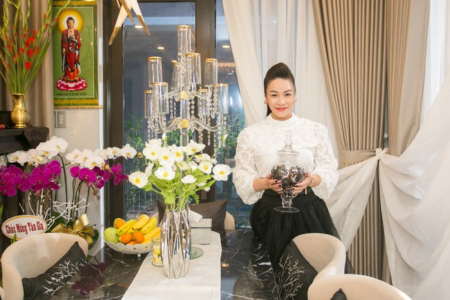 Nhật Kim Anh mở tiệc t&acirc;n gia biệt thự rộng 220m2 ho&agrave;nh tr&aacute;ng như đ&aacute;m cưới - Ảnh 8.