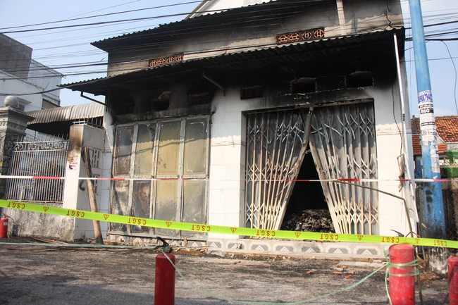 Cháy cửa hàng điện tử, 3 người một gia đình chết thảm, trong đó có bé gái mới 10 tuổi - Ảnh 1. Cháy cửa hàng điện tử, 3 người một gia đình chết thảm, trong đó có bé gái mới 10 tuổi - Ảnh 1.
