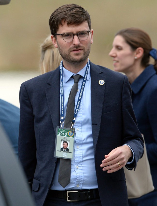 Nh&acirc;n vi&ecirc;n th&acirc;n cận thứ 5 của Meghan xin th&ocirc;i việc v&agrave; chuyện c&ocirc; kết h&ocirc;n với Ho&agrave;ng tử Harry được cho l&agrave; sai lầm lớn nhất v&igrave; l&yacute; do n&agrave;y - Ảnh 2.