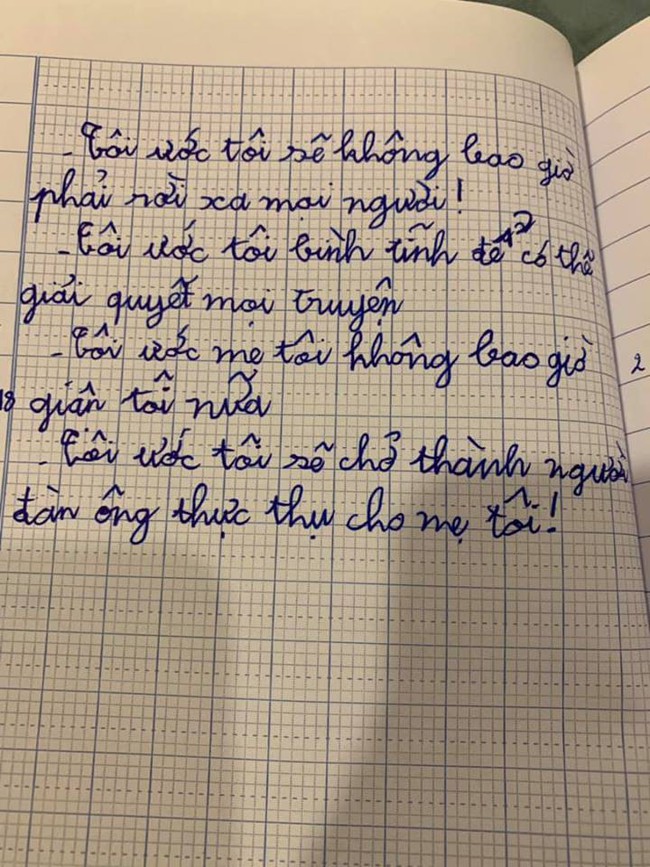 Lỡ viết hai chữ bố mẹ rồi lại gạch đi v&igrave; nhận ra bố mẹ kh&ocirc;ng thể đứng cạnh nhau, nhật k&yacute; của con trai V&acirc;n Hugo g&acirc;y x&uacute;c động mạnh - Ảnh 1.