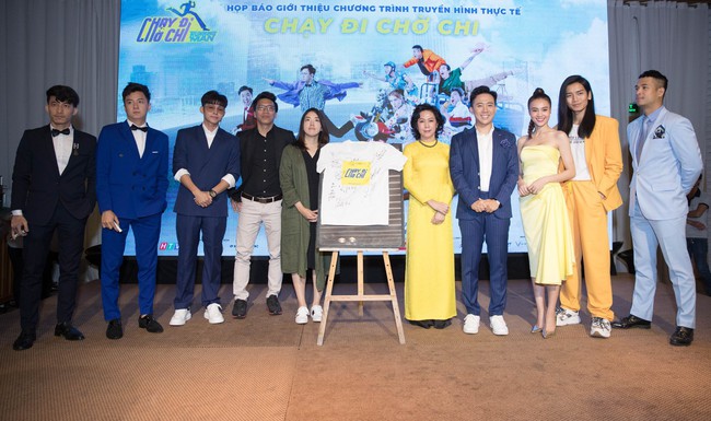 Running Man bản Việt ch&iacute;nh thức ra mắt: Trấn Th&agrave;nh bị sụt c&acirc;n, ph&aacute;t hoảng khi đứng trước 80 m&aacute;y quay của SBS - Ảnh 1.