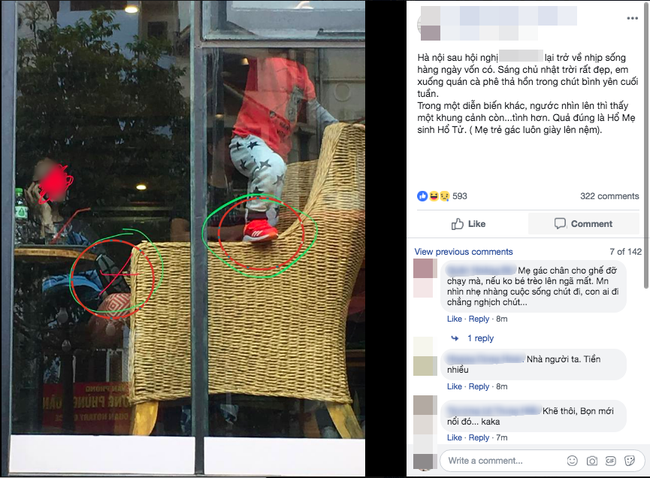 H&igrave;nh ảnh g&acirc;y tranh c&atilde;i: B&agrave; mẹ trẻ vừa nghe điện thoại vừa v&ocirc; tư g&aacute;c ch&acirc;n l&ecirc;n nệm, để b&eacute; trai tr&egrave;o cả gi&agrave;y l&ecirc;n th&agrave;nh ghế trong qu&aacute;n c&agrave; ph&ecirc; - Ảnh 1.