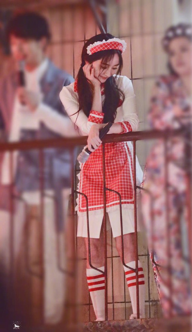 Mặc l&ugrave;m x&ugrave;m t&igrave;nh &aacute;i, Dương Mịch đang hot nhất MXH nhờ h&oacute;a th&acirc;n th&agrave;nh n&agrave;ng hầu g&aacute;i v&ocirc; c&ugrave;ng xinh đẹp - Ảnh 13.