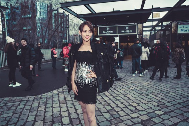 Không hổ danh là mỹ nhân đẹp nhất Diên Hi, Trương Gia Nghê cao sang lộng lẫy đẹp đến ná thở tại Tuần lễ thời trang Paris - Ảnh 3.