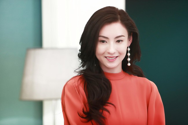 Hậu l&ugrave;m x&ugrave;m sinh con thứ 3, Trương B&aacute; Chi lại bị n&eacute;m đ&aacute; v&igrave; hướng dẫn makeup &ldquo;xinh đẹp m&agrave; kh&ocirc;ng c&oacute; t&acirc;m&rdquo; - Ảnh 1.