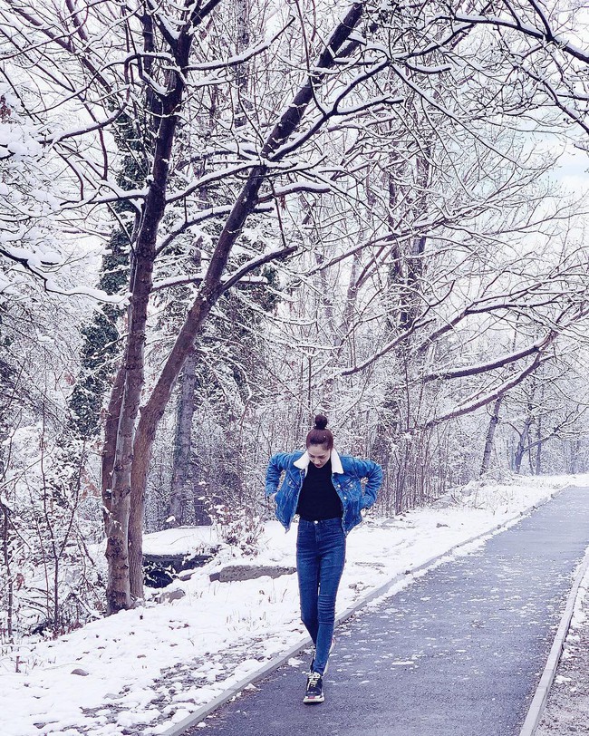 Loạt trải nghiệm du lịch si&ecirc;u đỉnh của d&agrave;n mỹ nh&acirc;n Việt trong thời gian qua: Minh Hằng thu&ecirc; trực trăng đến vực thẳm lớn h&agrave;ng đầu tr&aacute;i đất - Ảnh 17.