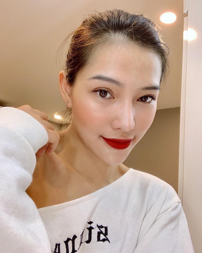 Bị gọi l&agrave; con gi&aacute;p thứ 13, Lưu Đ&ecirc; Ly phản ứng cực lạ khiến anti-fan cũng phải giật m&igrave;nh - Ảnh 1.