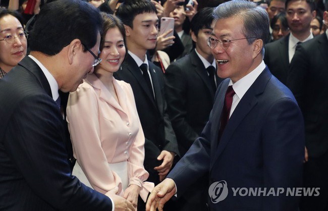 Gi&aacute;o sư nổi tiếng trả lời c&acirc;u hỏi của vạn người: Song Hye Kyo c&oacute; g&igrave; kh&aacute;c so với c&aacute;c nữ diễn vi&ecirc;n trong ng&agrave;nh giải tr&iacute;? - Ảnh 4.